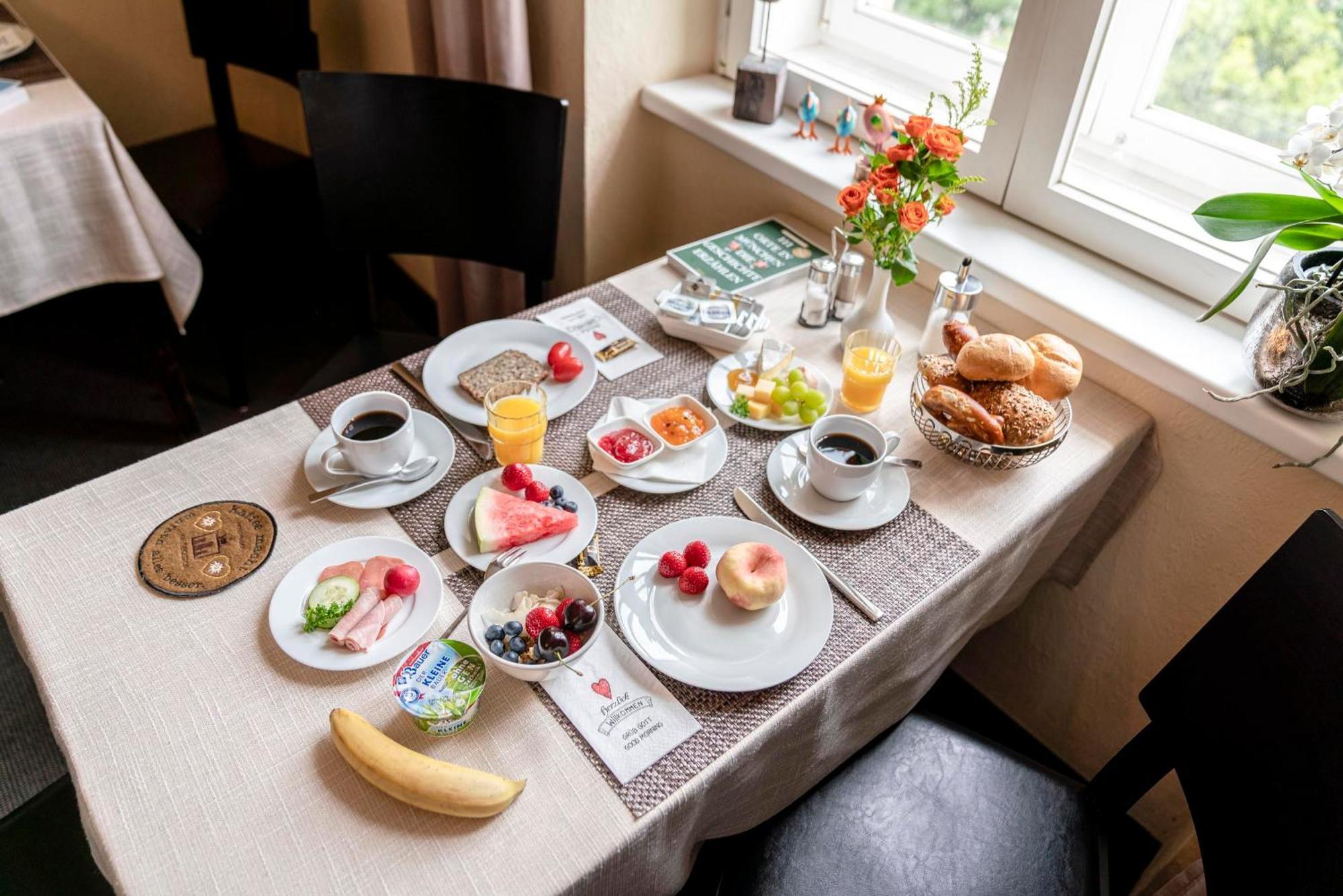Hotel-Pension Am Siegestor München Eksteriør bilde