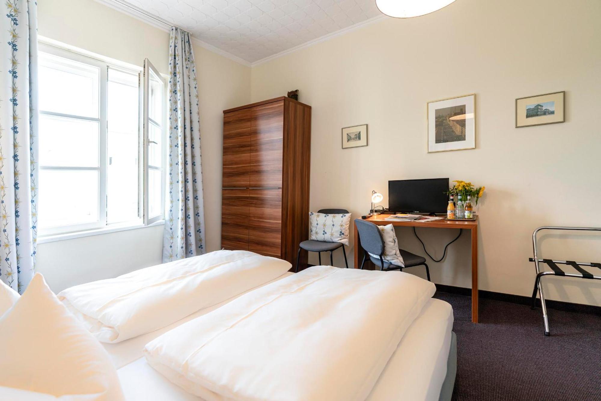 Hotel-Pension Am Siegestor München Eksteriør bilde