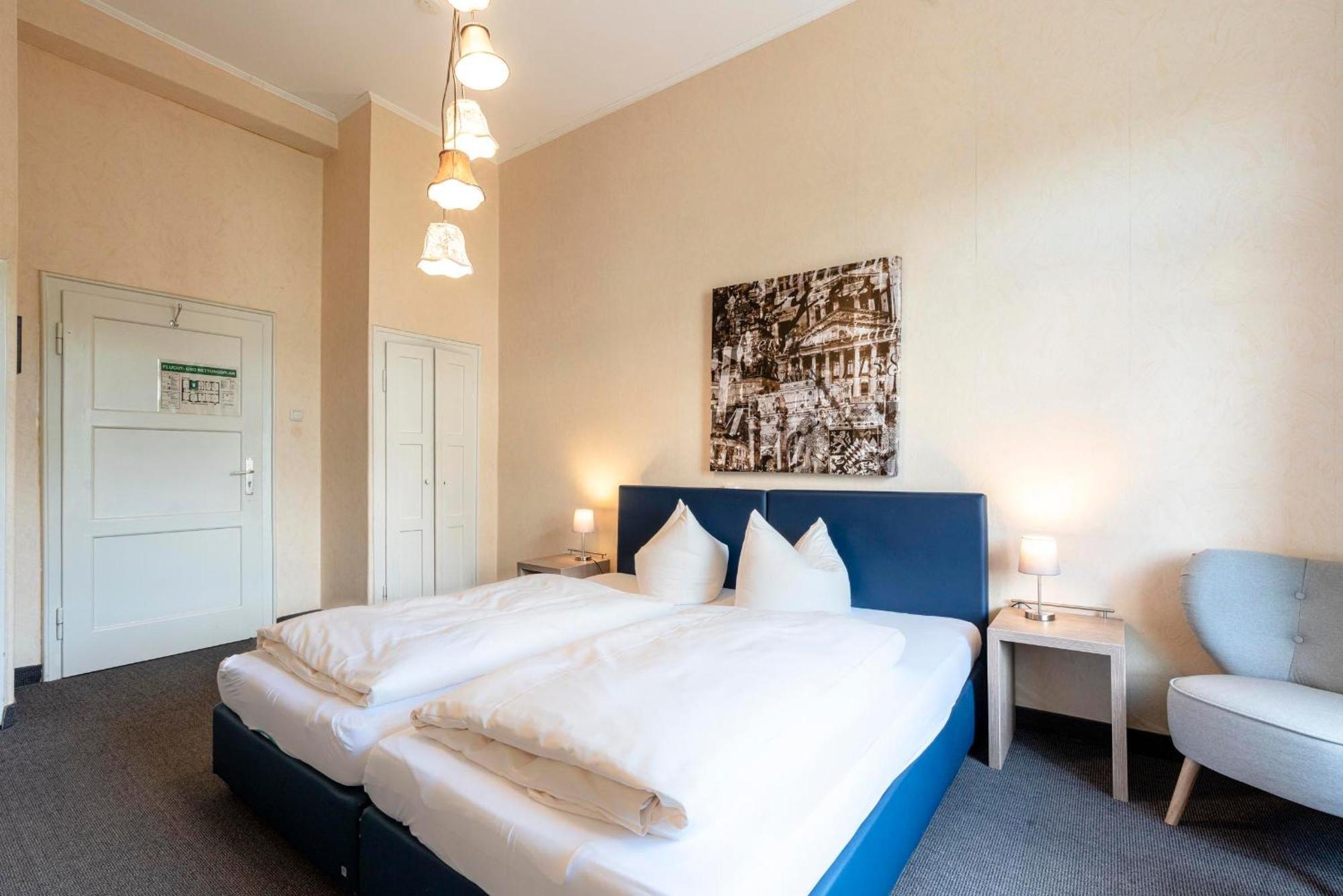 Hotel-Pension Am Siegestor München Eksteriør bilde